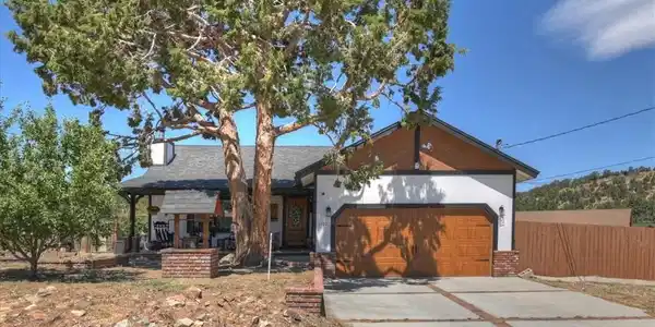 1170 Crestwood