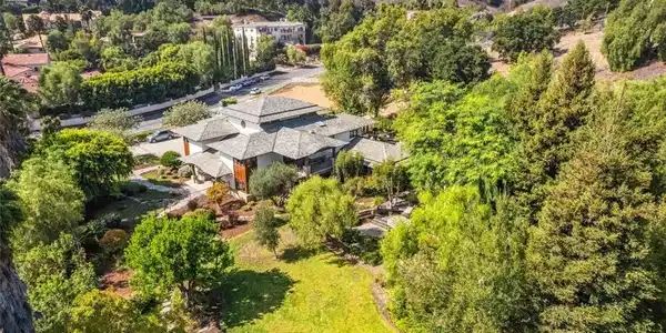 2540 Crow Foot Lane