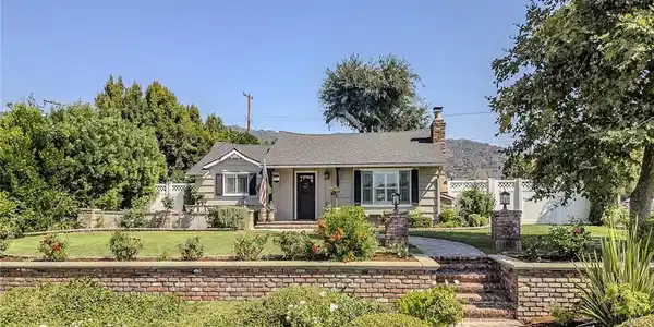 855 E Meda Avenue