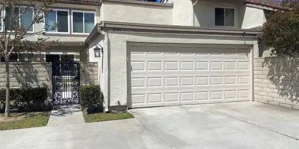 5504 E Vista Del Rio