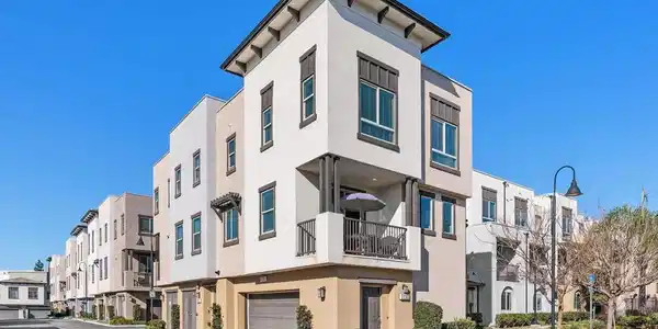 2233 Solara Lane