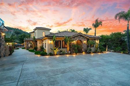 21128 Via Los Laureles