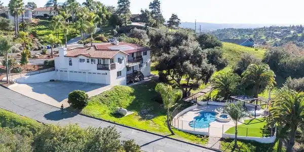 2230 Calle Dos Lomas