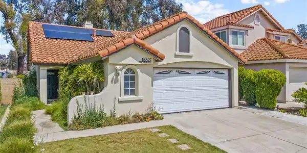 15527 Oak Springs