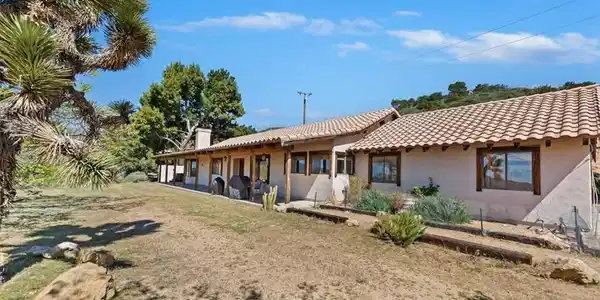 9060 Yucca Hills