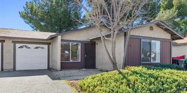 5464 Evelyn Drive