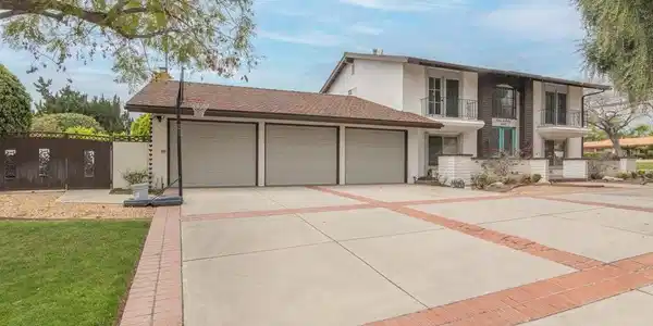 1695 N Palm
