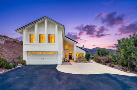 3303 Del Charro Rd
