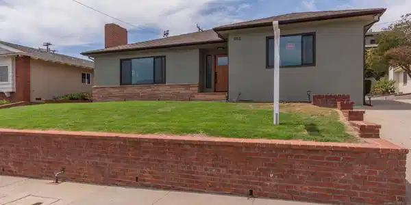 963 La Vuelta Place