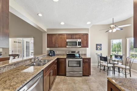 290 Vista Royale Circle W
