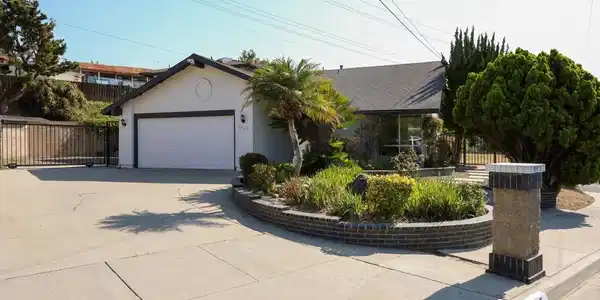 9977 Cristobal Dr