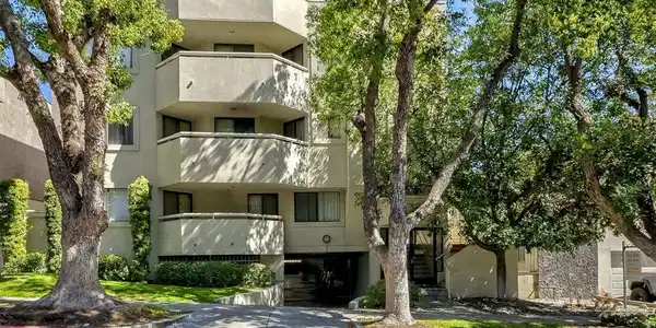 554 E San Jose Avenue