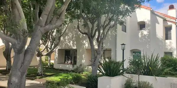 16130 Avenida Venusto
