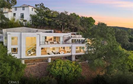 9716 Oak Pass