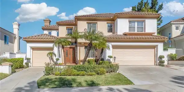 2628 Carlton