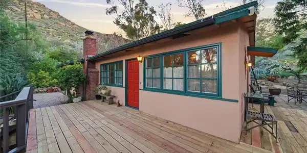 4058 Miramonte