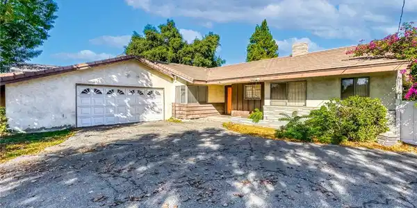 707 E Camino Real