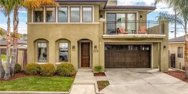 215 Santa Fe Avenue