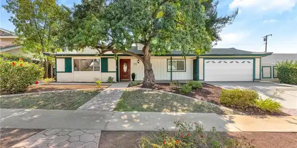 718 Robinhood Lane