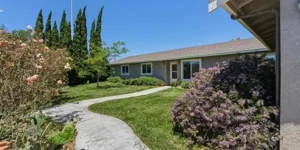38780 Dinosaur Point Road