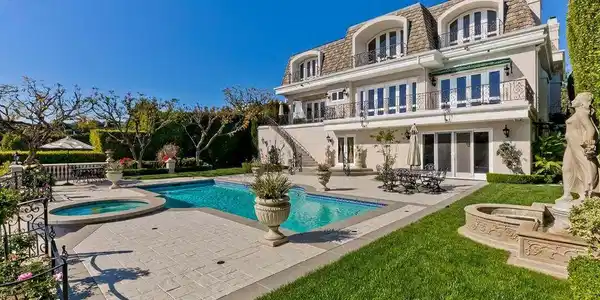 2327 Weybridge Lane