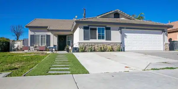 1419 Hummingbird Way