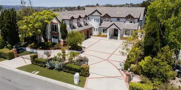 27070 Hidden Trail Road