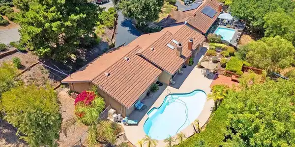 2073 Mountain View Drive