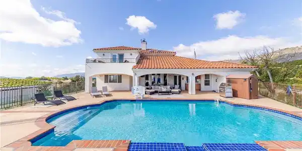 20491 Carancho Rd