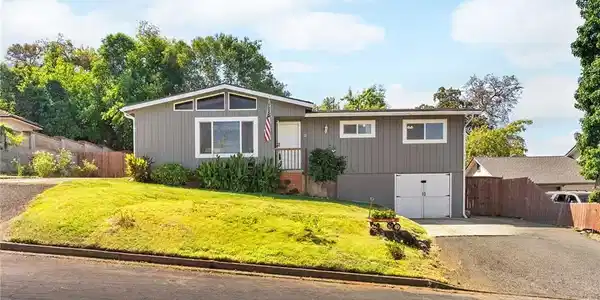 22 Oak Park Way