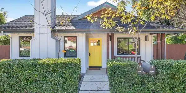 207 E Eucalyptus