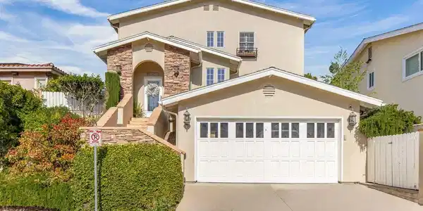 3942 Glenridge Drive