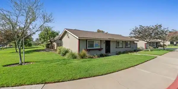 1692 Carmel Circle E