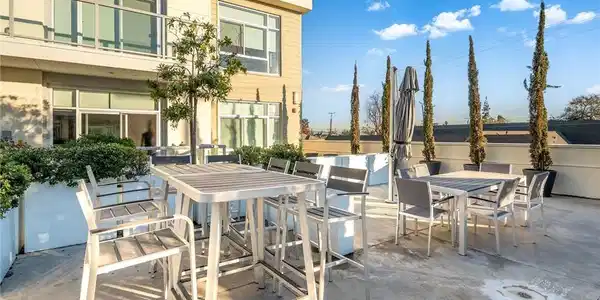 56 E Duarte
