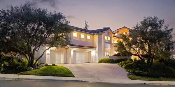 993 Las Palmas Way