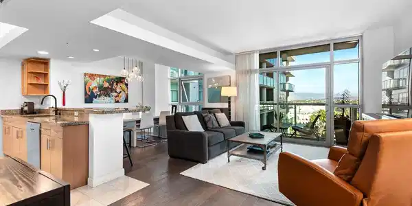 13700 Marina Pointe Drive