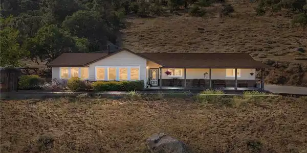 27861 Cummings Valley Road
