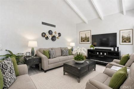 1833 S Araby