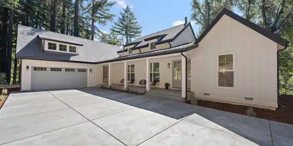 266 W Hilton Drive