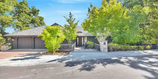 857 Las Trampas Rd