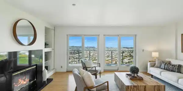 580 Pointe Pacific