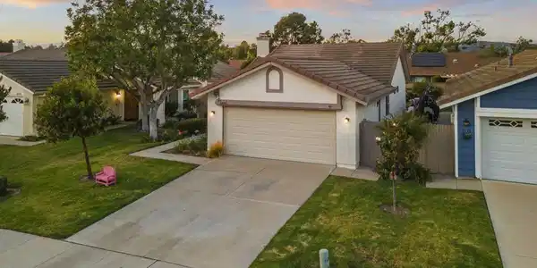 5681 Calle Sencillo