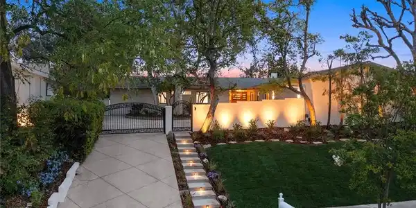 23925 Crosson Drive
