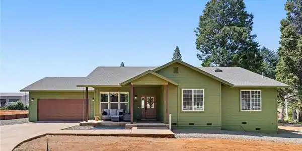 1718 Grand Court