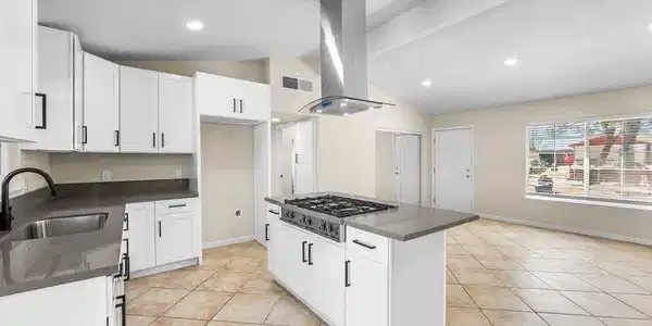 10921 Rome Beauty