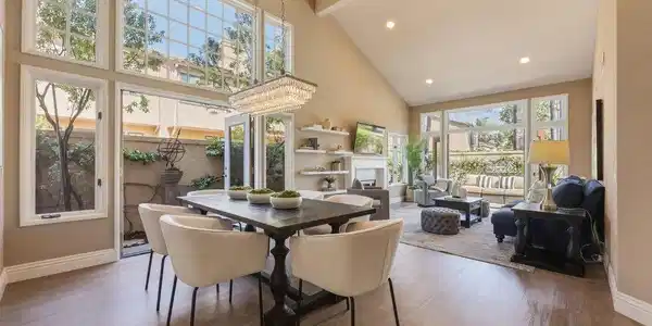 3623 Paseo Vista Famosa