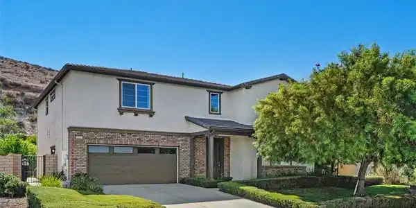 16820 Golden Bluff