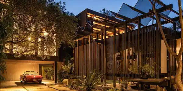 9031 Hollywood Hills Road