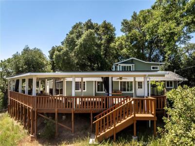 5525 Whispering Pines Lane