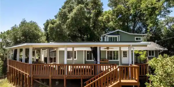 5525 Whispering Pines Lane